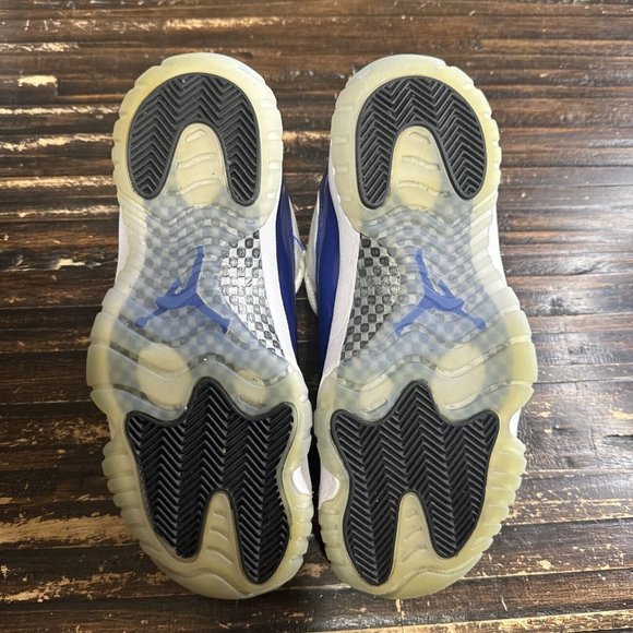 Women's Air Jordan Retro 11 Low "White Concord" 2020 US Women's Size 9 - Picture 6 of 7